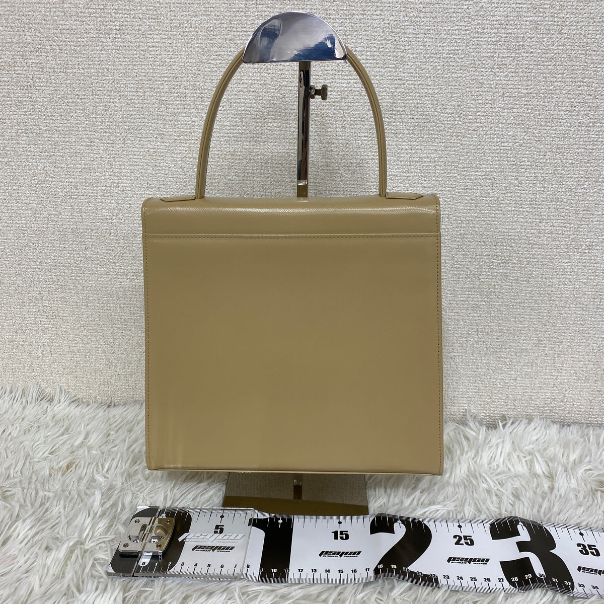 Saint Laurent Beige Handle Bags A-18844