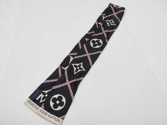 Louis Vuitton Black Scarves A-18849
