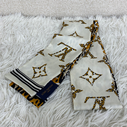 Louis Vuitton Scarves A-18850