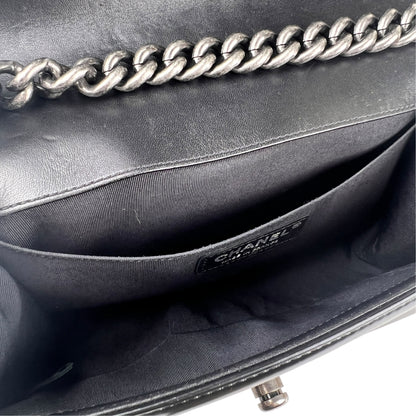 Chanel Black Shoulder Bags A-18865