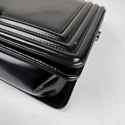 Chanel Black Shoulder Bags A-18865