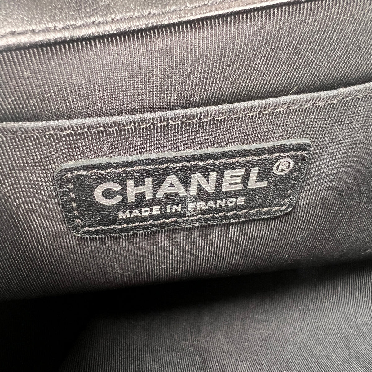 Chanel Black Shoulder Bags A-18865