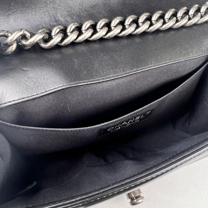Chanel Black Shoulder Bags A-18865