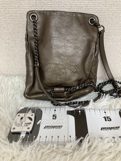 Chanel Brown Shoulder Bags A-18874