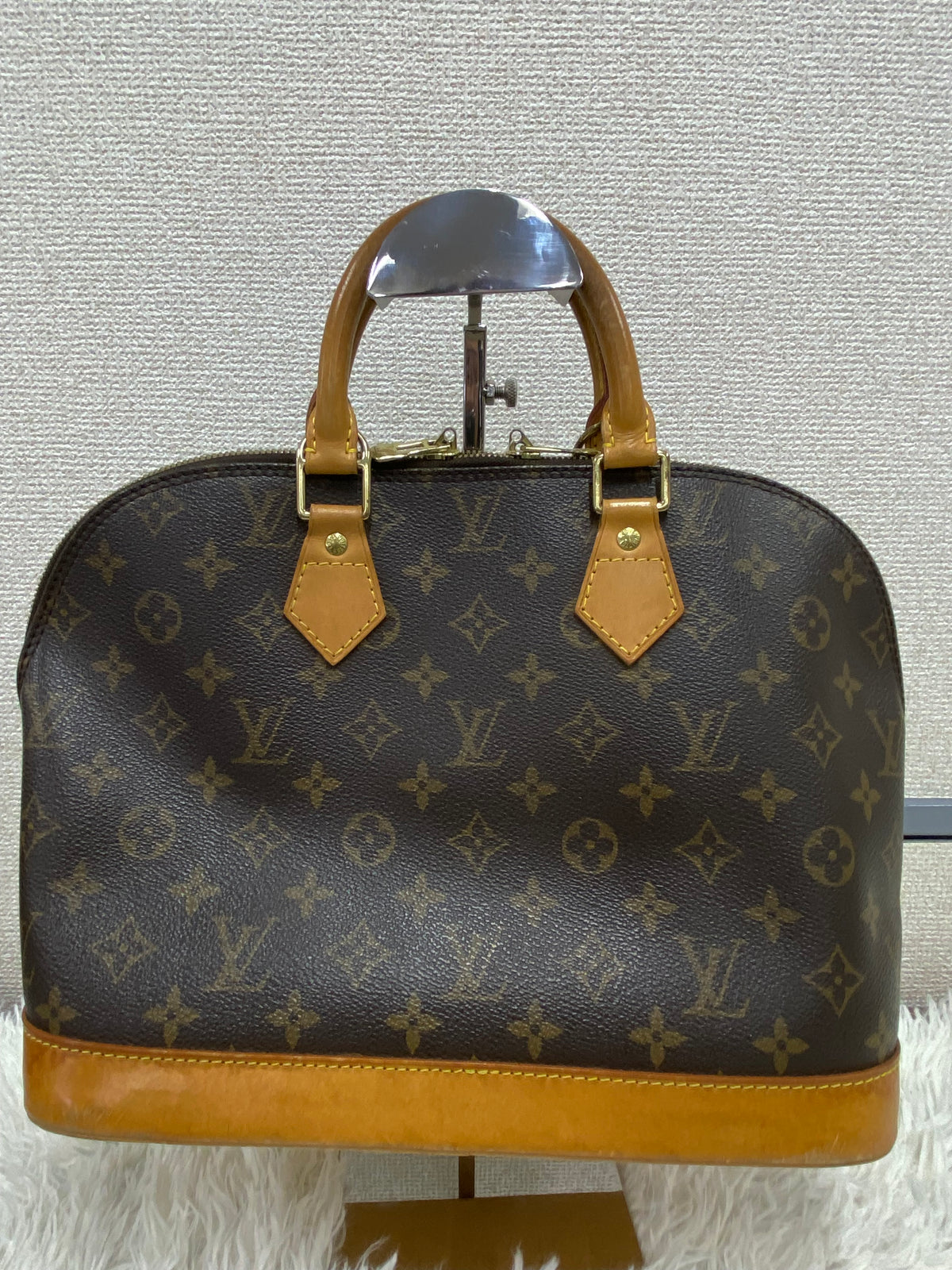 Louis Vuitton Brown Handle Bags A-18881