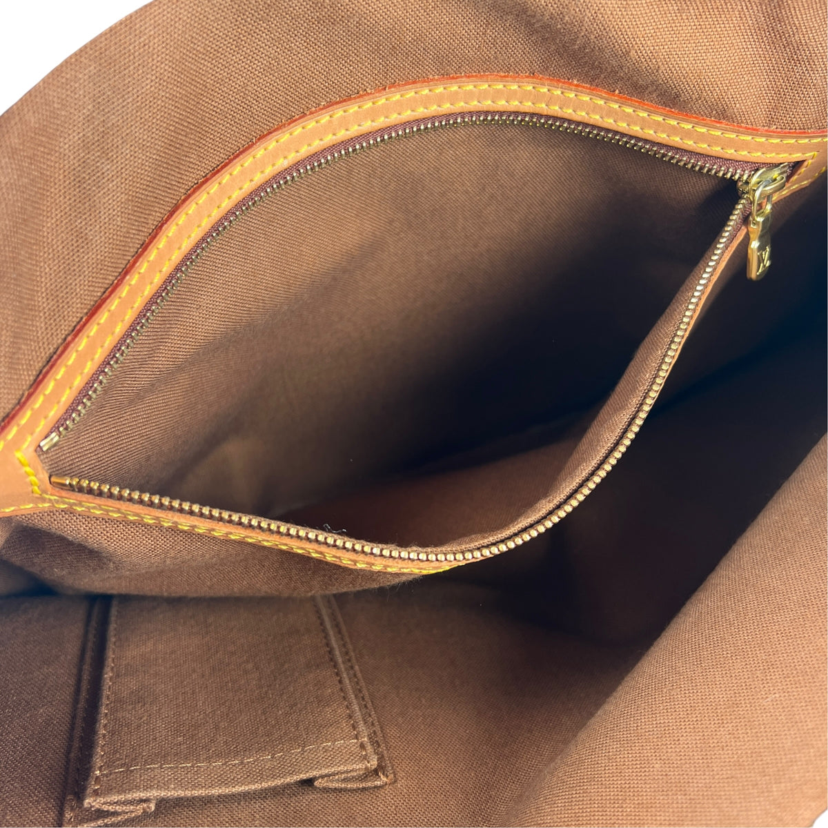 Louis Vuitton Brown Tote Bags A-18882