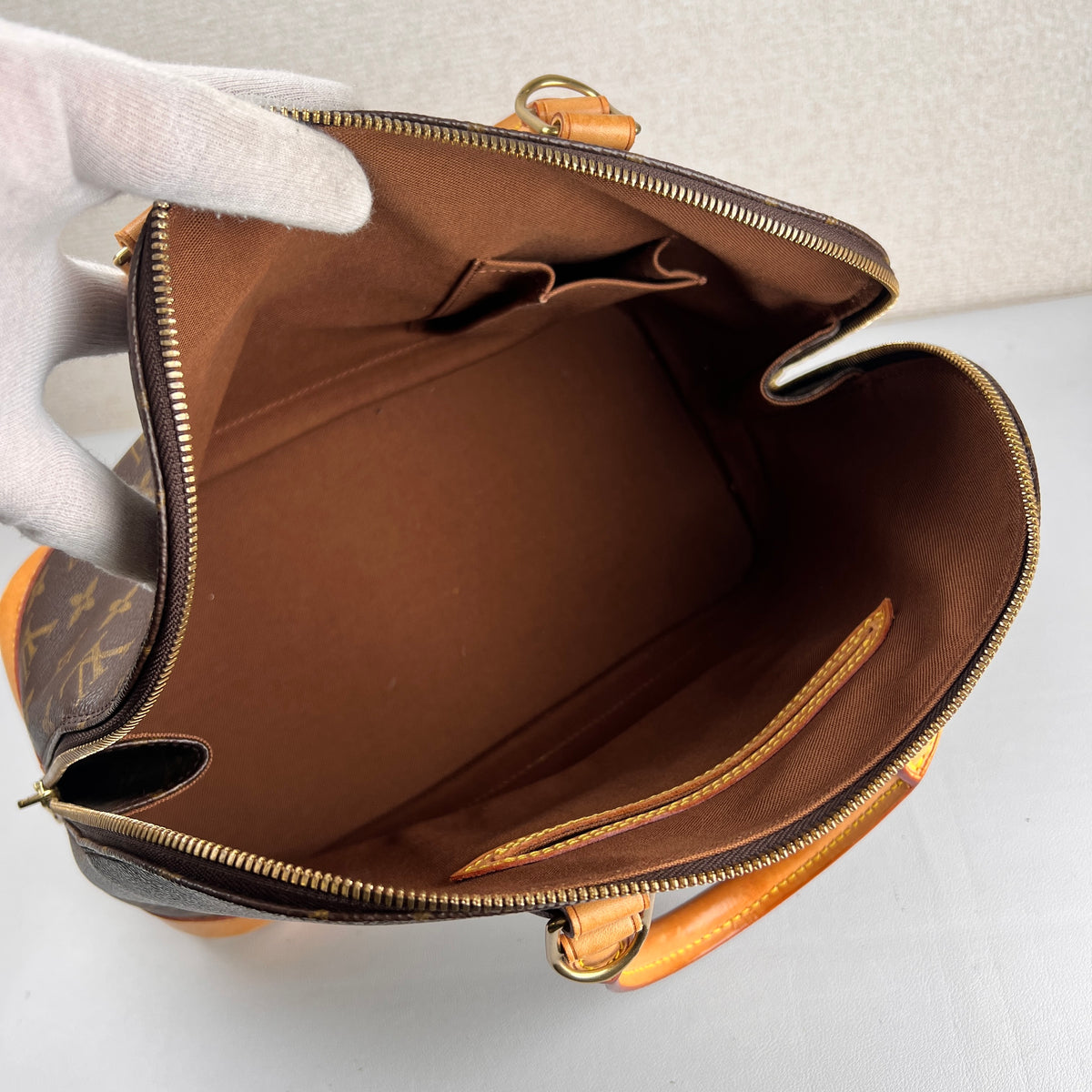 Louis Vuitton Brown Handle Bags A-18885