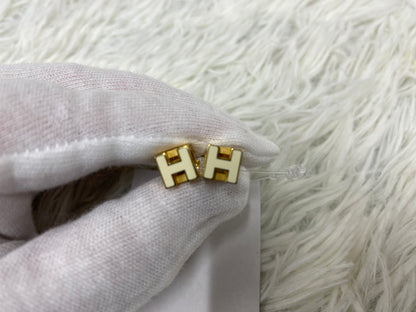 Hermes Gold Earrings A-18896