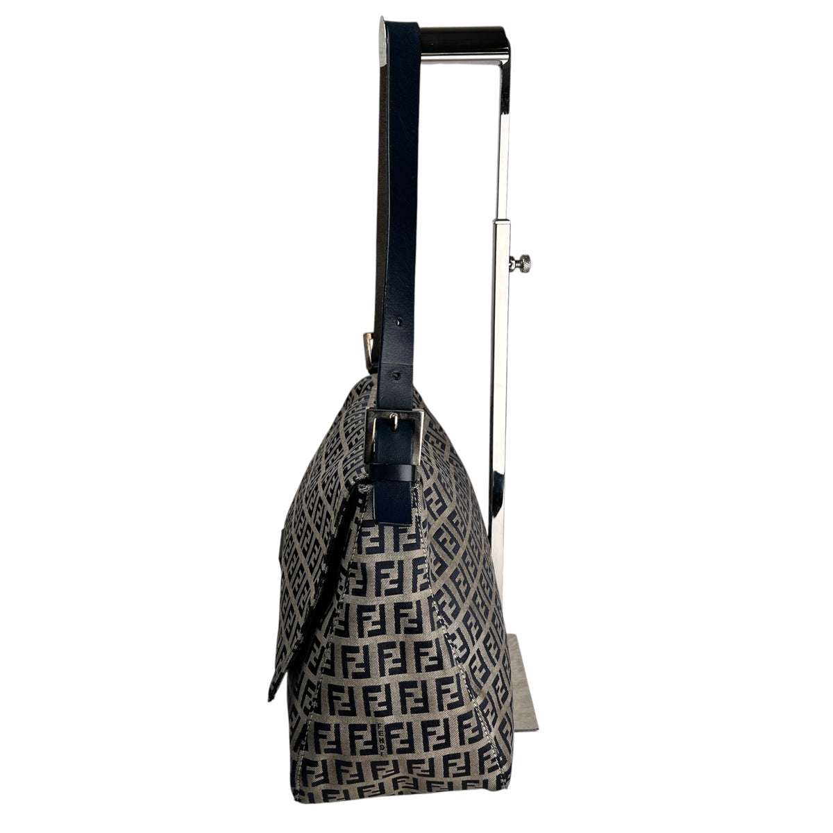 Fendi Navy Shoulder Bags A-18911