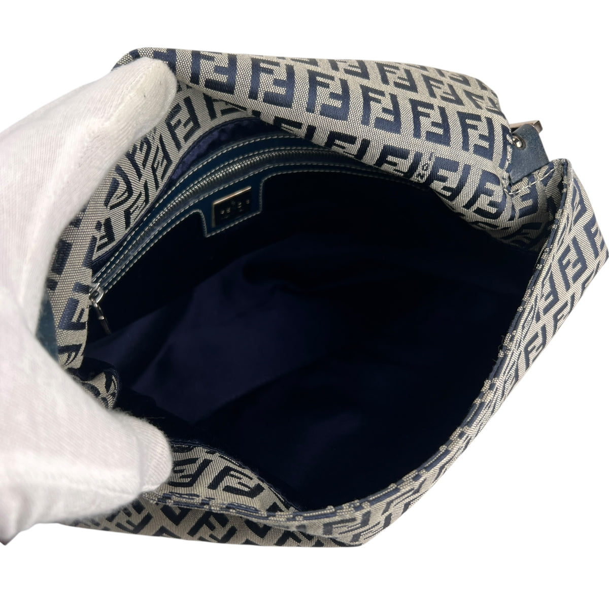 Fendi Navy Shoulder Bags A-18911