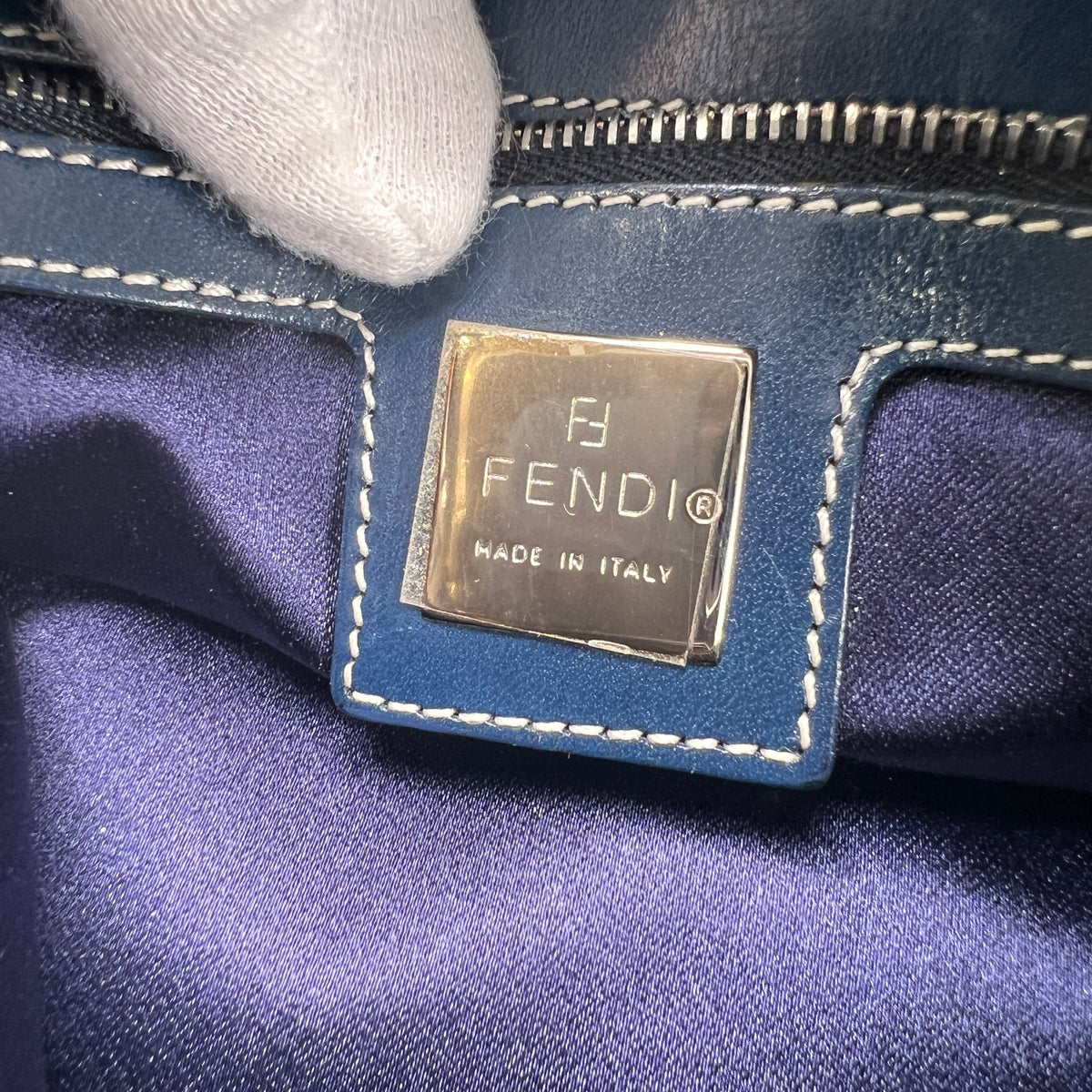 Fendi Navy Shoulder Bags A-18911