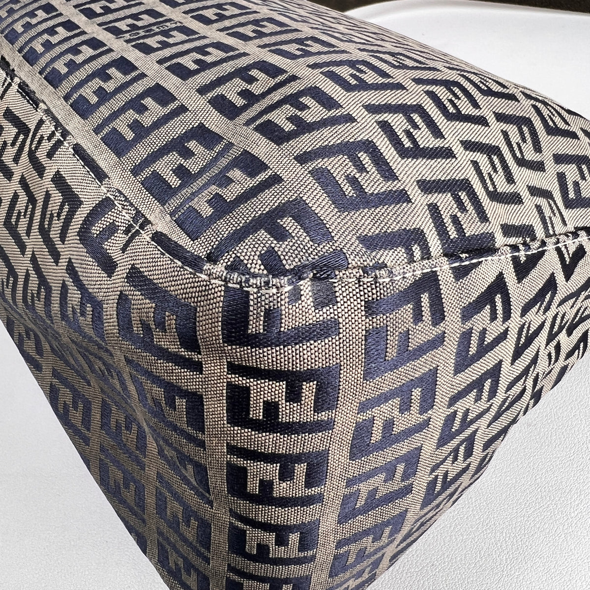 Fendi Navy Shoulder Bags A-18911