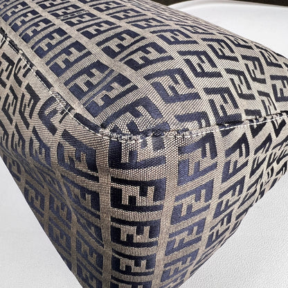 Fendi Navy Shoulder Bags A-18911