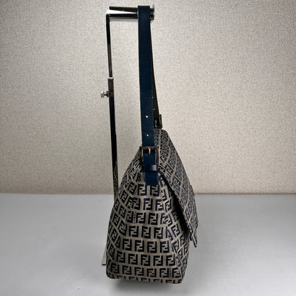 Fendi Navy Shoulder Bags A-18911