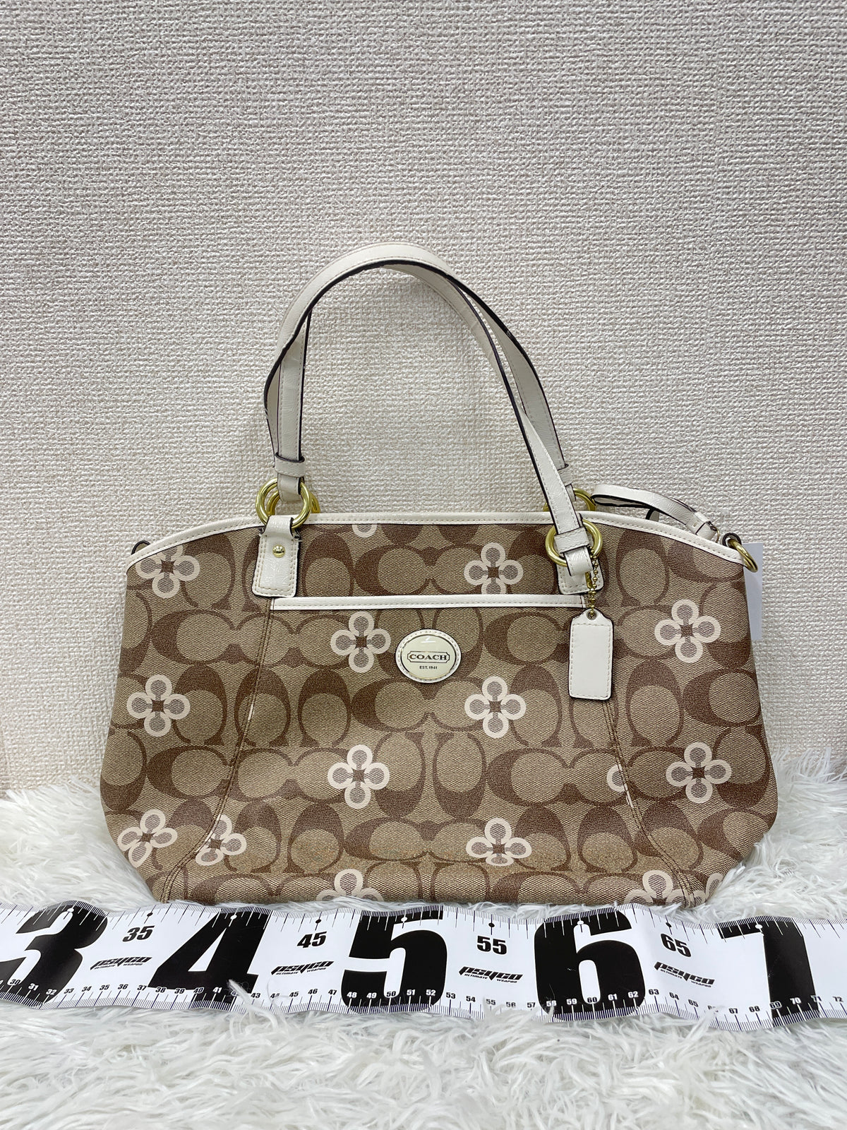 Coach Beige Shoulder Bags A-18917