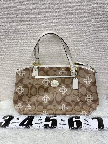 Coach Beige Shoulder Bags A-18917