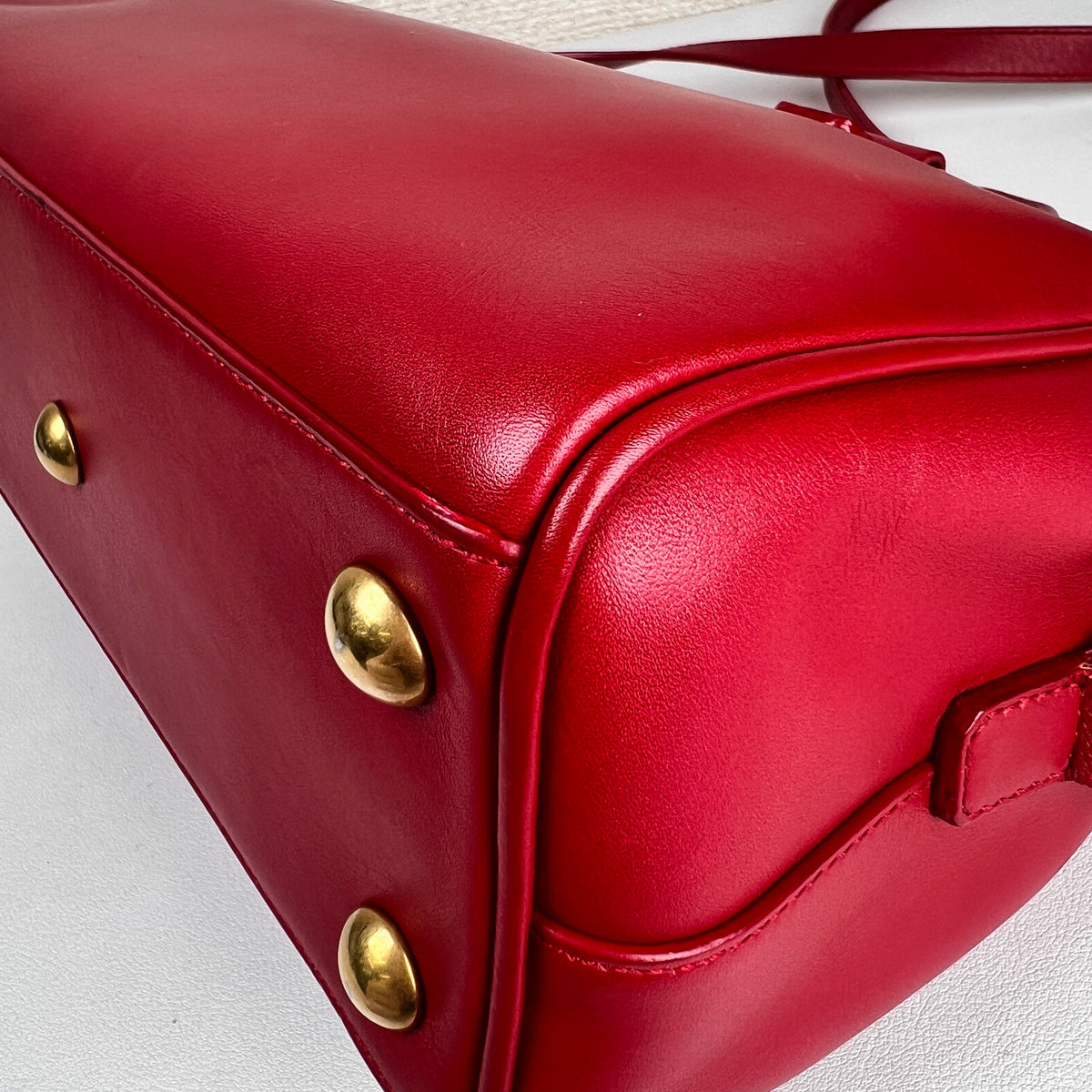 Saint Laurent Red Shoulder Bags A-18924
