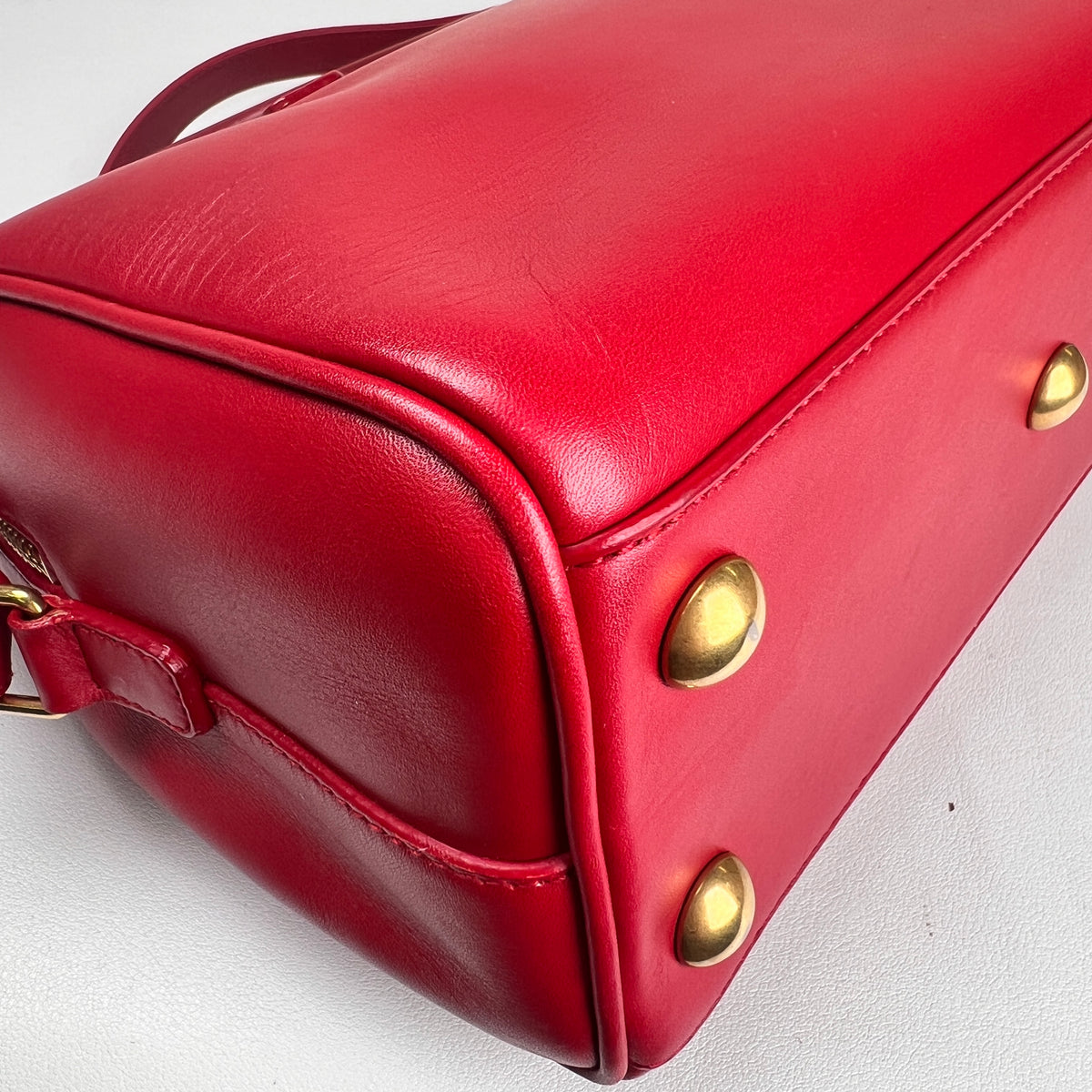 Saint Laurent Red Shoulder Bags A-18924