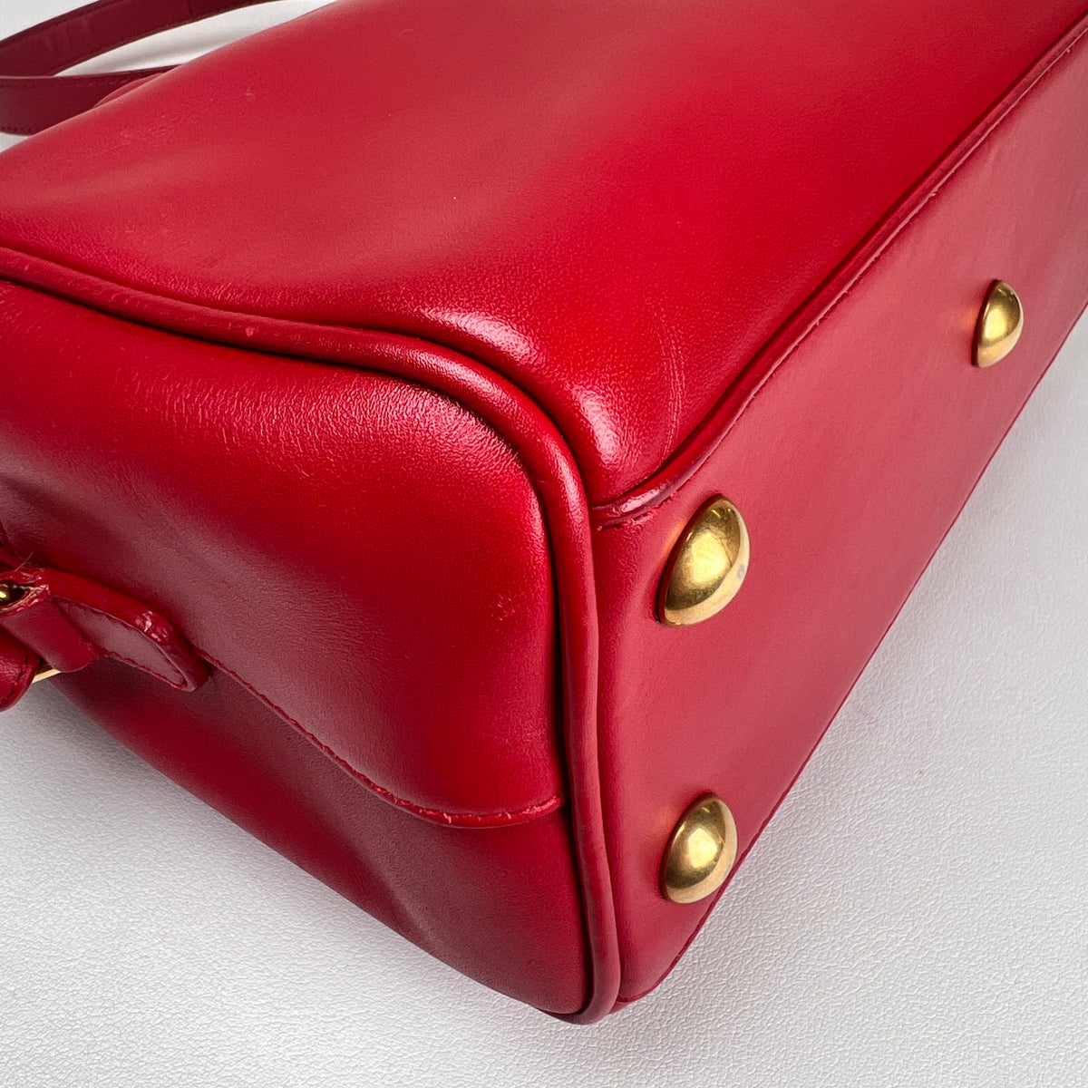 Saint Laurent Red Shoulder Bags A-18924