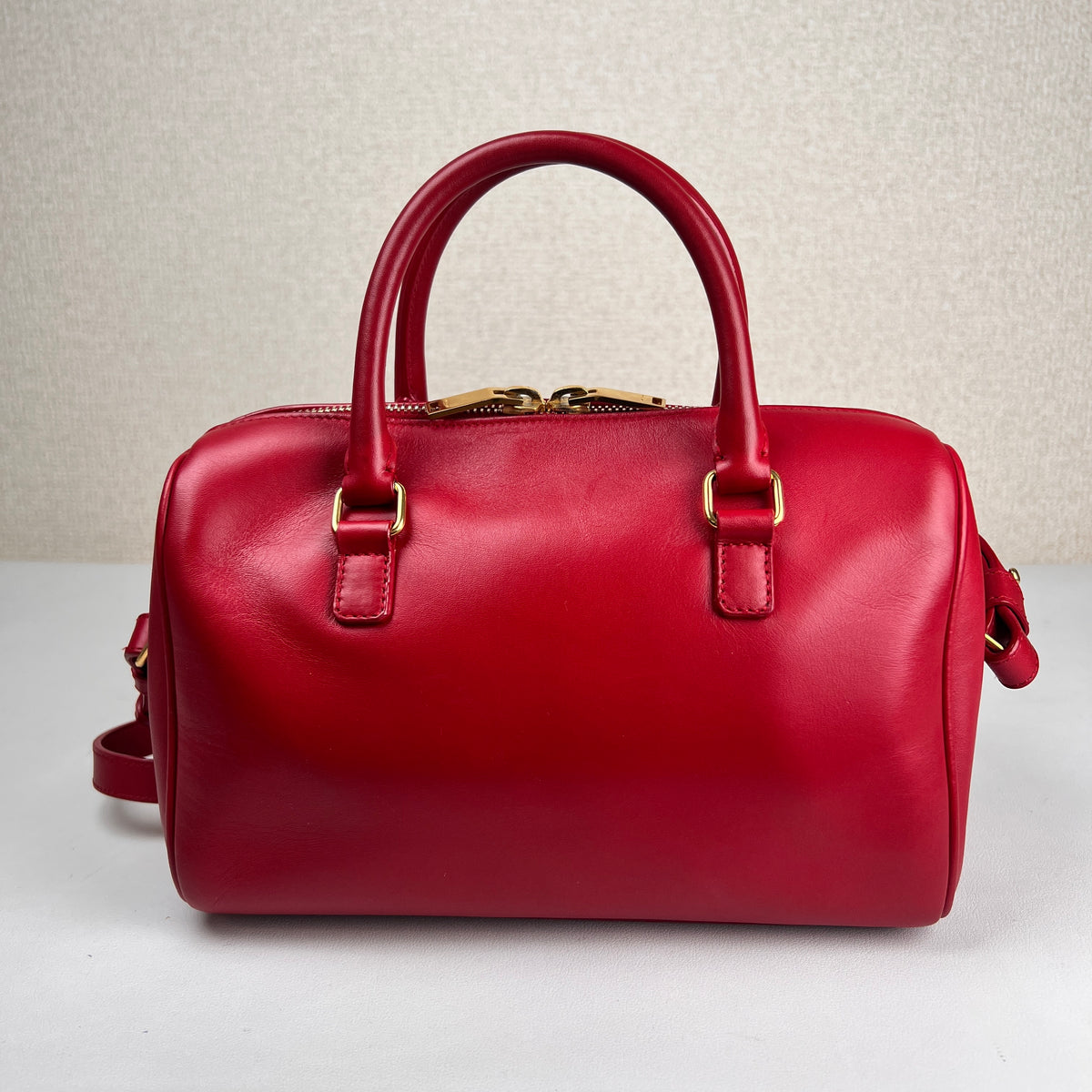 Saint Laurent Red Shoulder Bags A-18924
