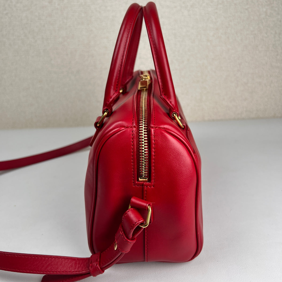 Saint Laurent Red Shoulder Bags A-18924