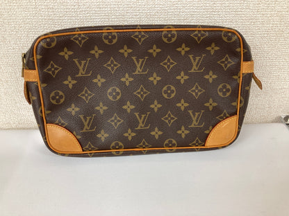 Louis Vuitton Brown A-18929