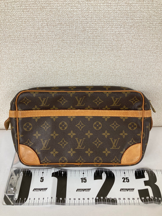 Louis Vuitton Brown A-18929