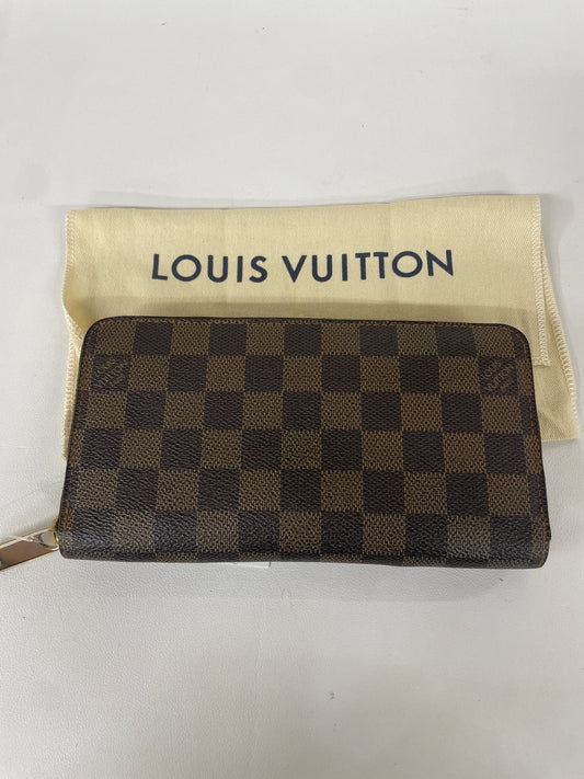 Louis Vuitton Brown Wallets A-18951