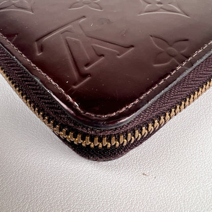 Louis Vuitton Bordeaux Wallets A-18953