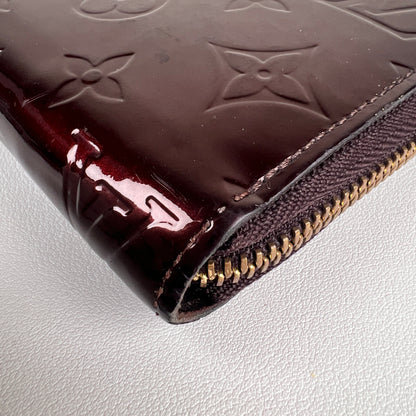 Louis Vuitton Bordeaux Wallets A-18953