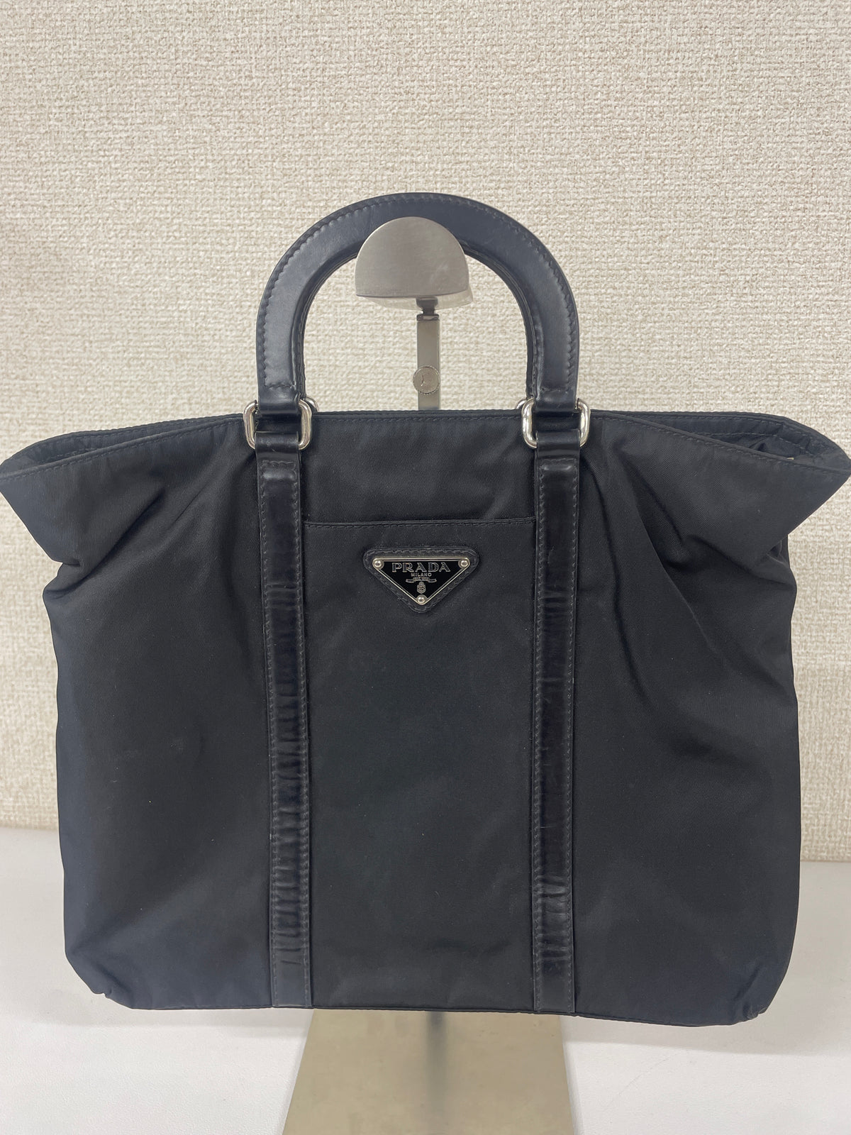 Prada Black Handle Bags A-18954