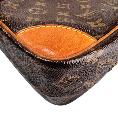 Louis Vuitton Brown Shoulder Bags A-18972