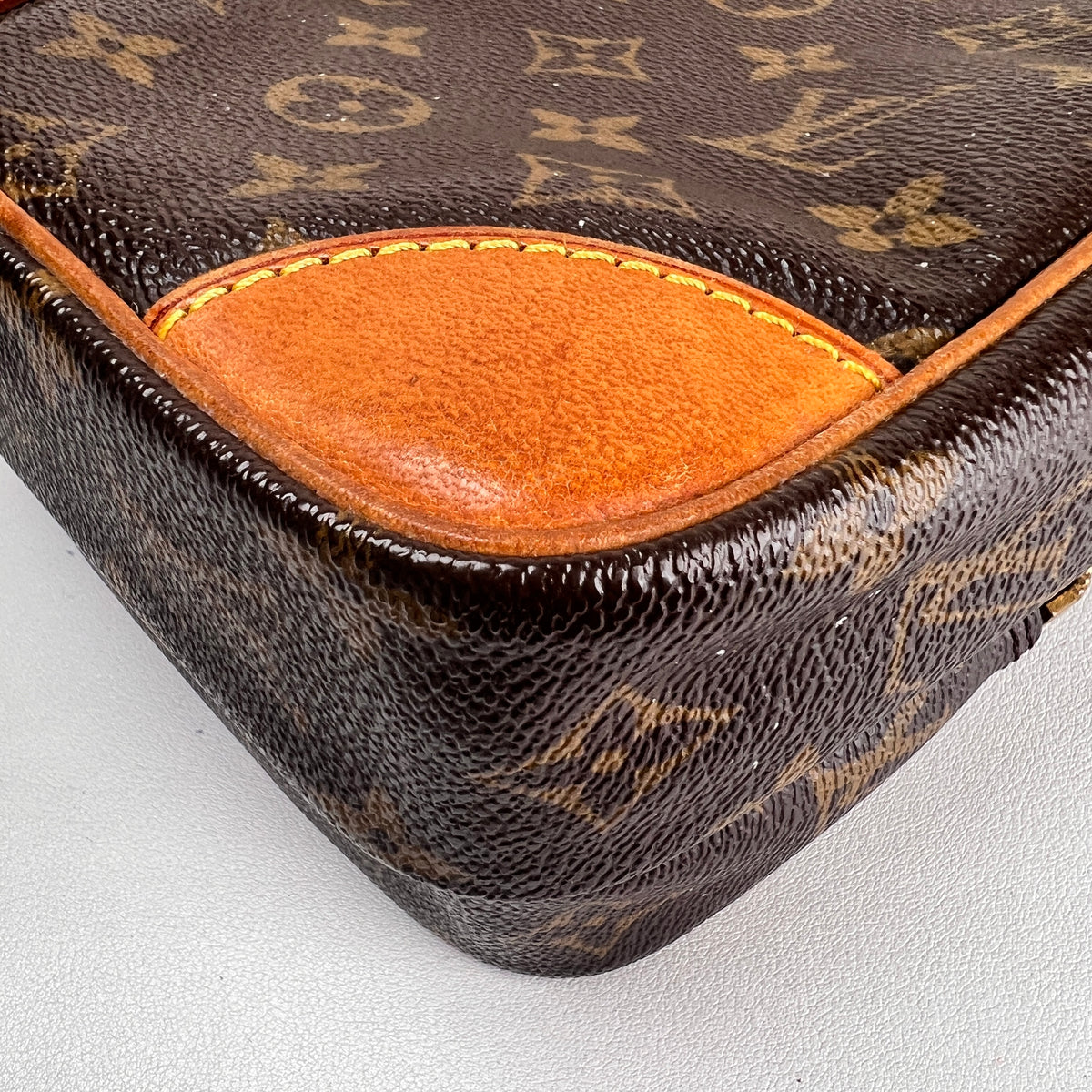 Louis Vuitton Brown Shoulder Bags A-18972