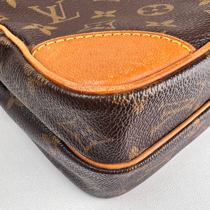 Louis Vuitton Brown Shoulder Bags A-18972