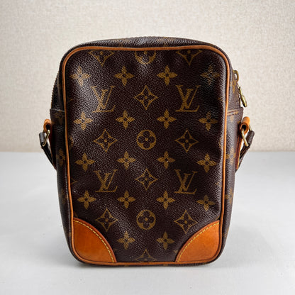 Louis Vuitton Brown Shoulder Bags A-18972