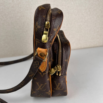 Louis Vuitton Brown Shoulder Bags A-18972