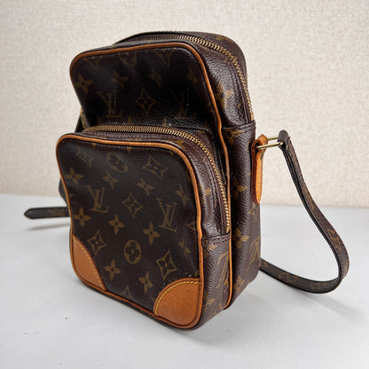 Louis Vuitton Brown Shoulder Bags A-18972