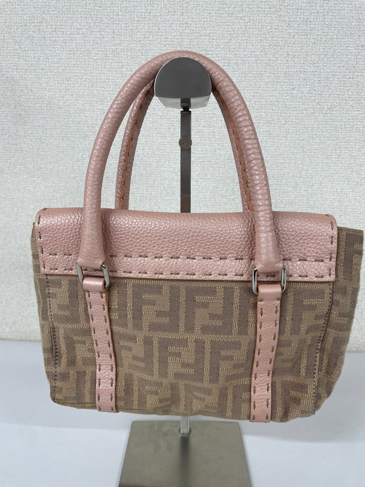 Fendi Pink Tote Bags A-18998