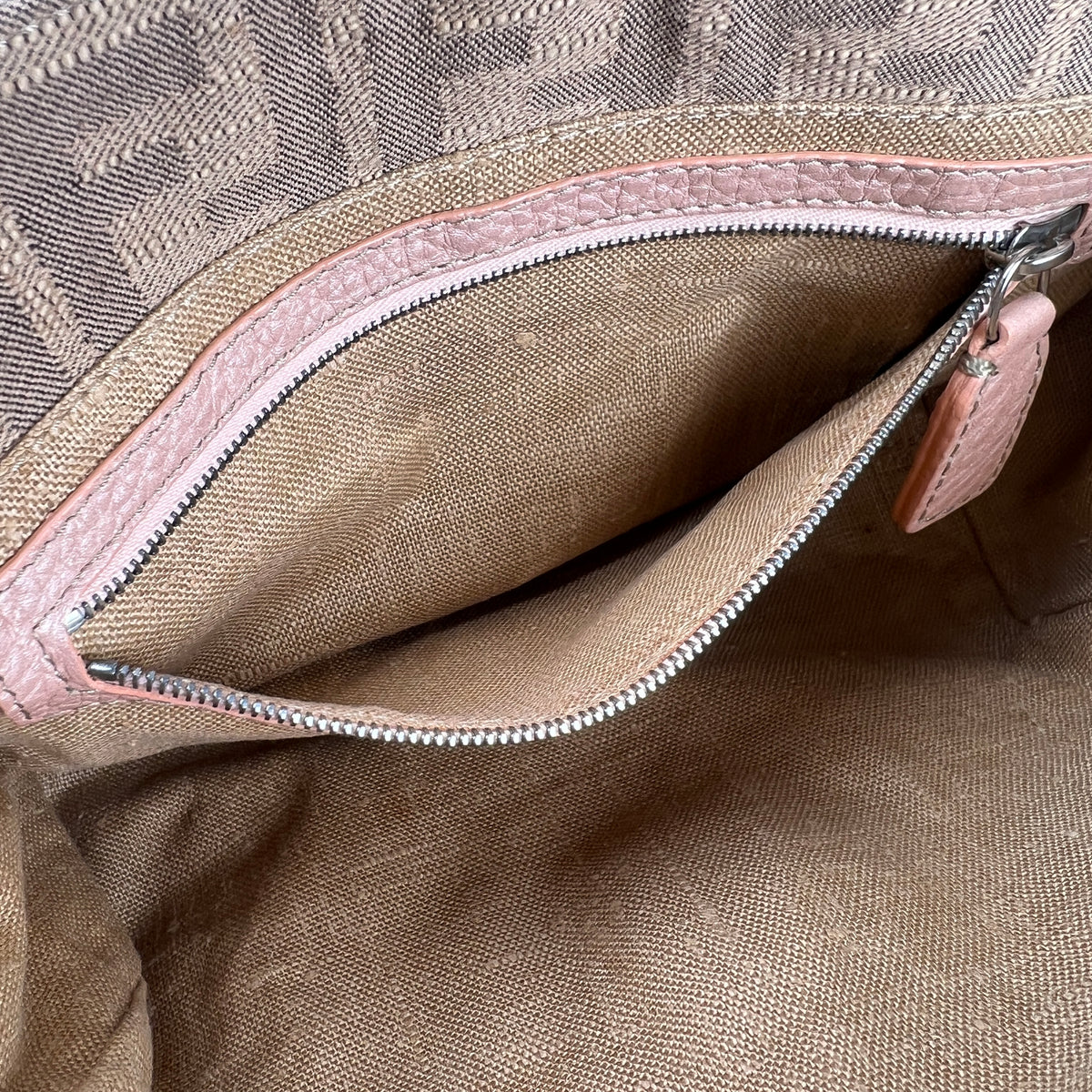 Fendi Pink Tote Bags A-18998