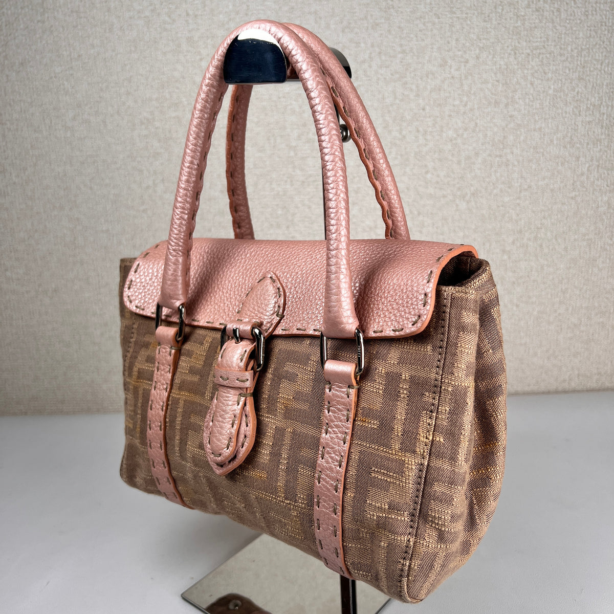 Fendi Pink Tote Bags A-18998