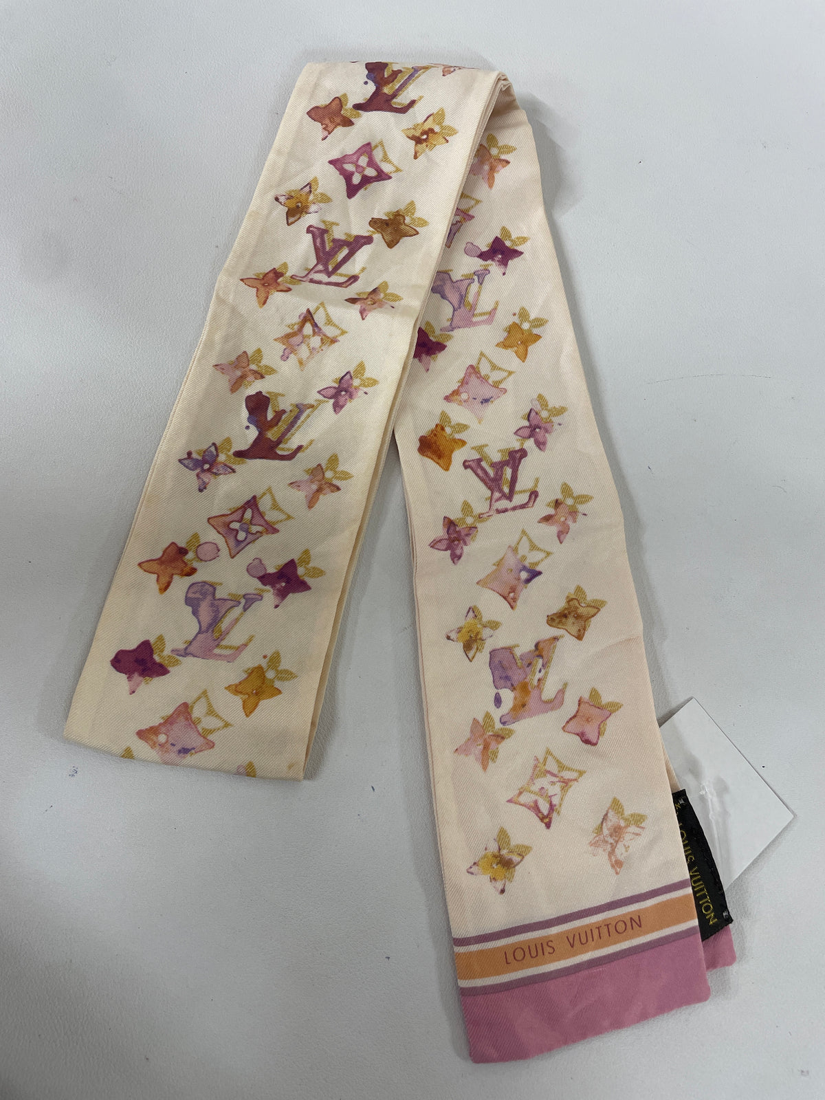 Louis Vuitton Pink Scarves A-18999