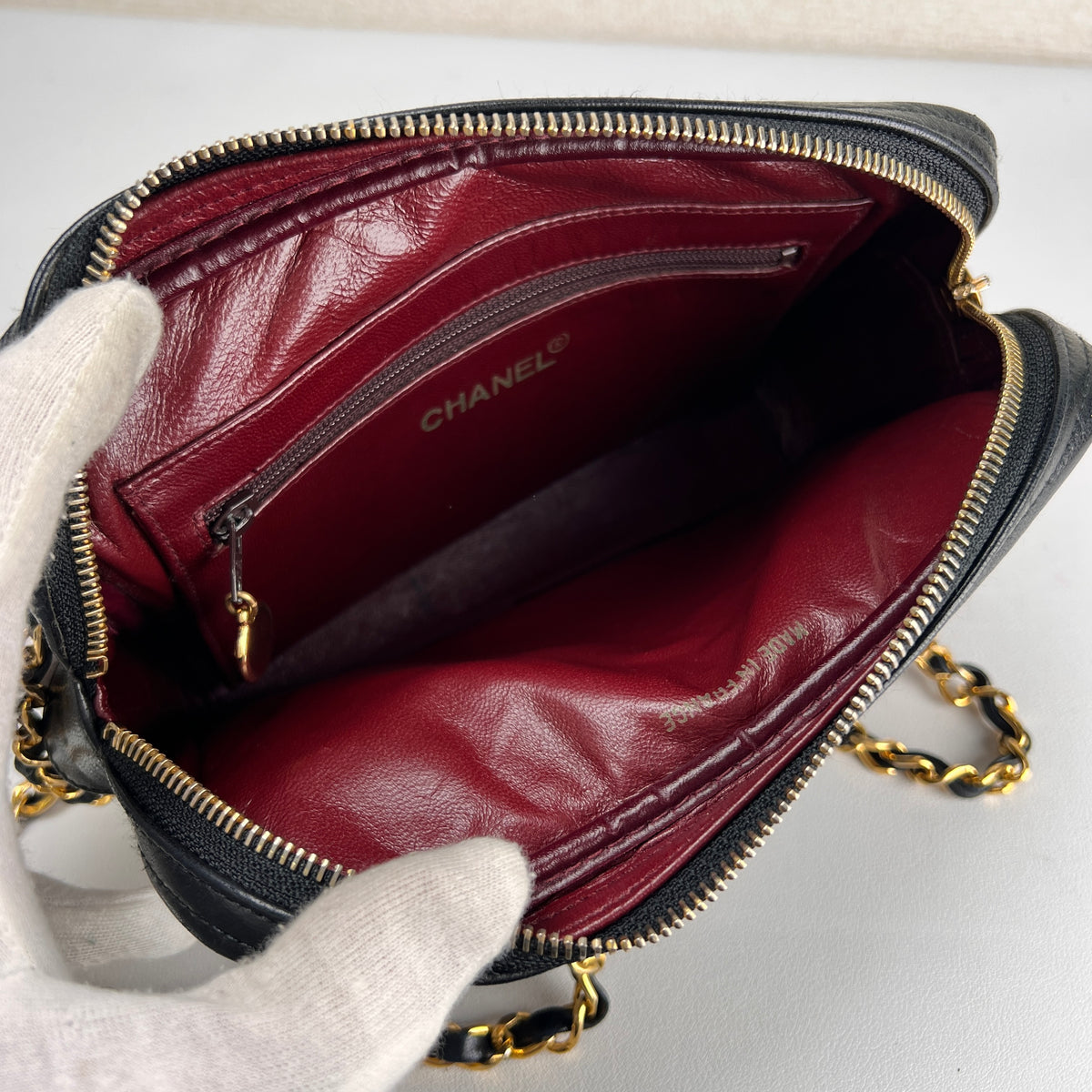 Chanel Black Shoulder Bags A-19003