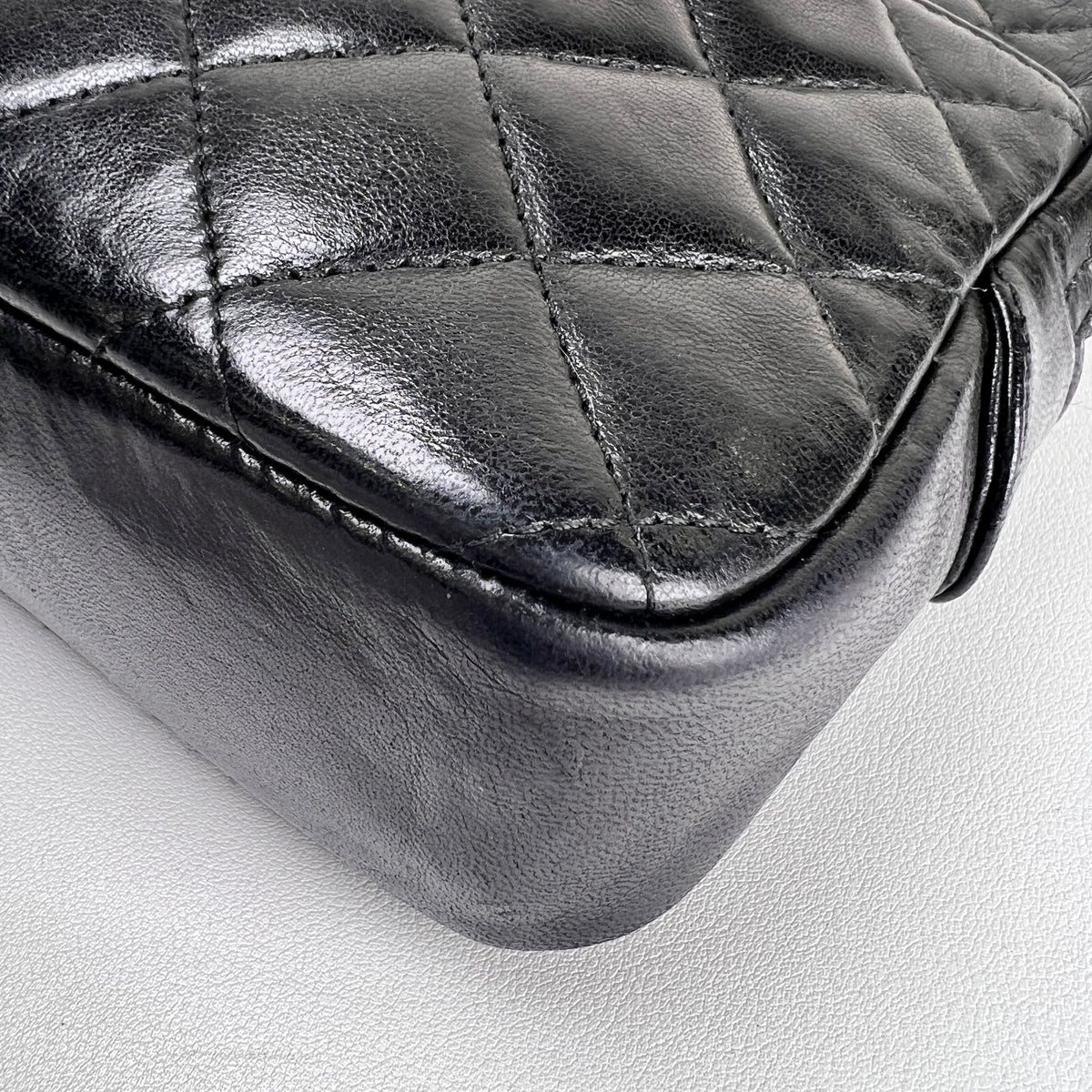 Chanel Black Shoulder Bags A-19003