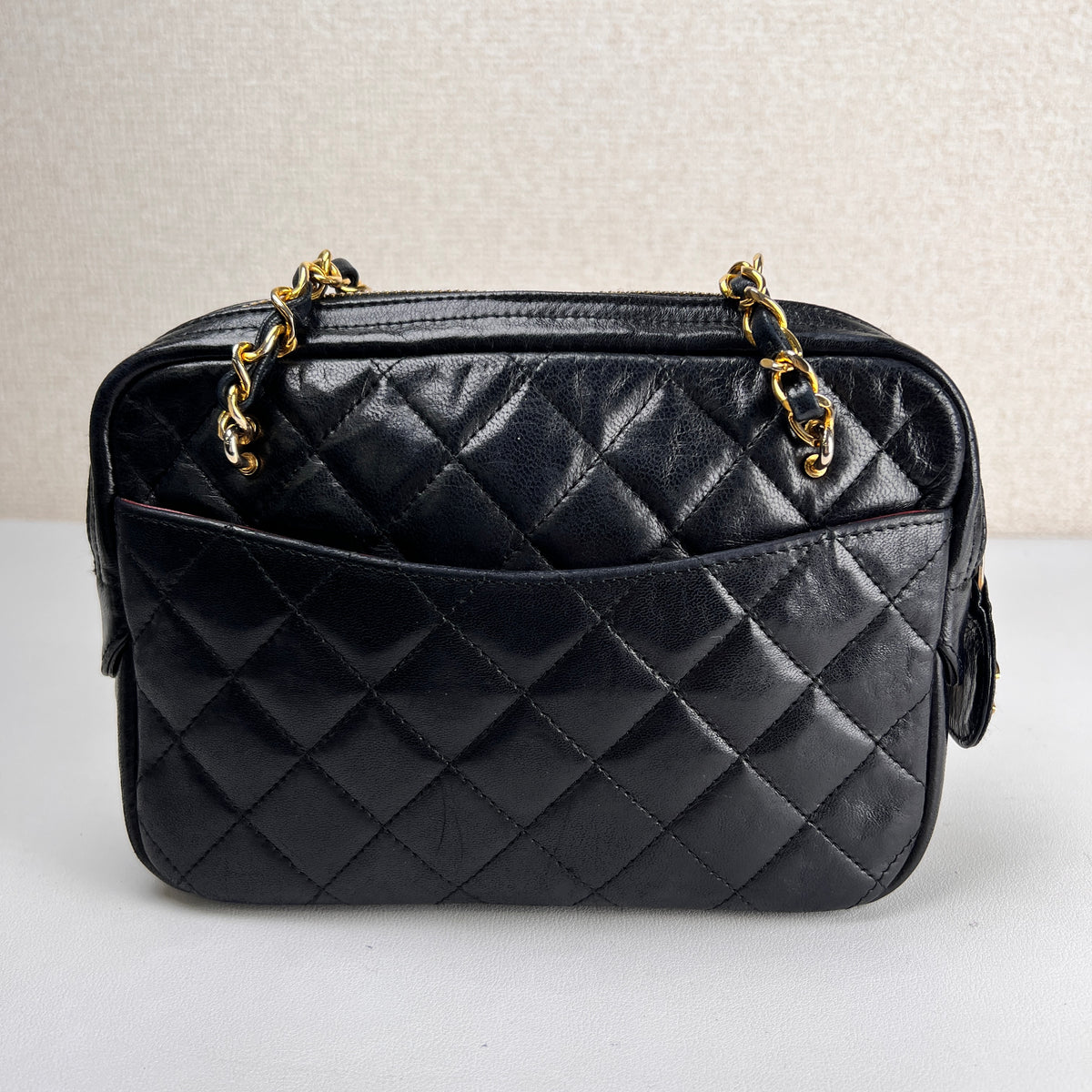 Chanel Black Shoulder Bags A-19003