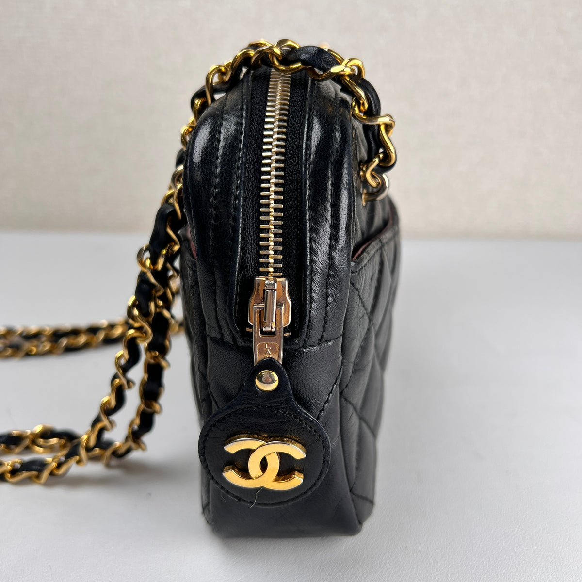 Chanel Black Shoulder Bags A-19003