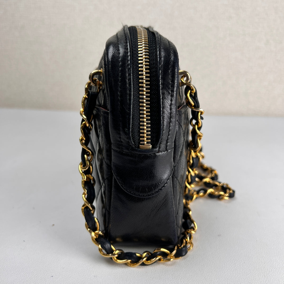 Chanel Black Shoulder Bags A-19003