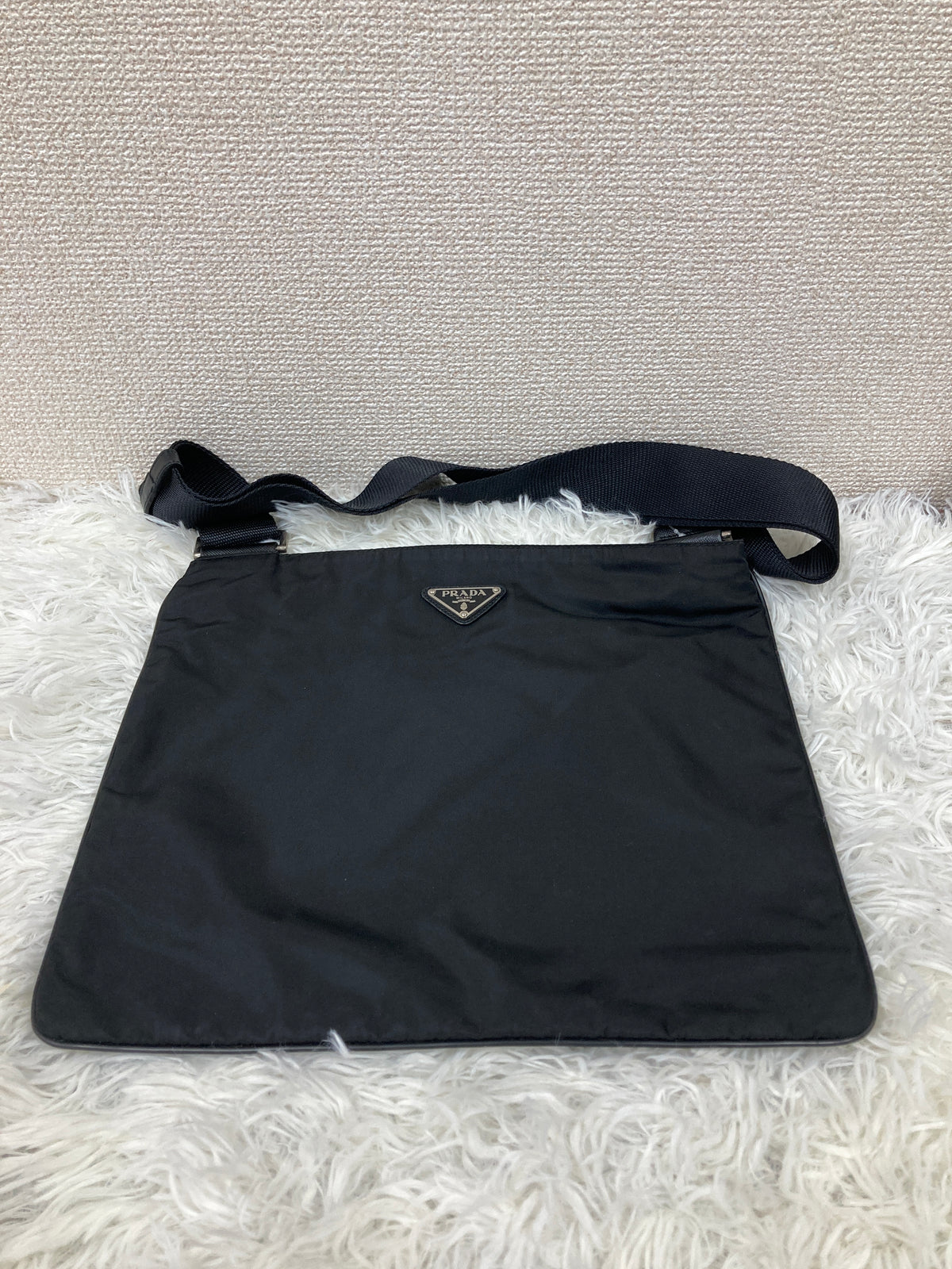 Prada Black Shoulder Bags A-19006