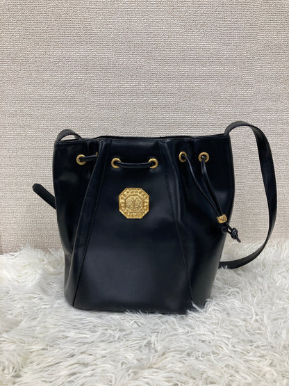 Saint Laurent Black Shoulder Bags A-19009