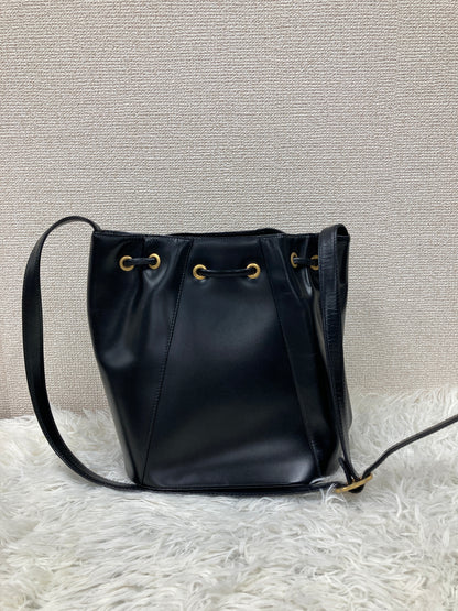 Saint Laurent Black Shoulder Bags A-19009
