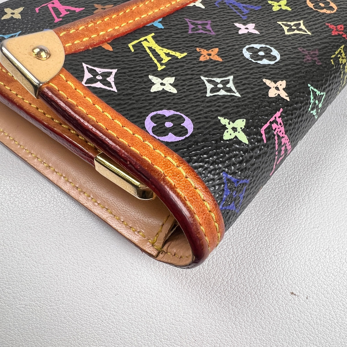 Louis Vuitton Multicolor Wallets A-19024